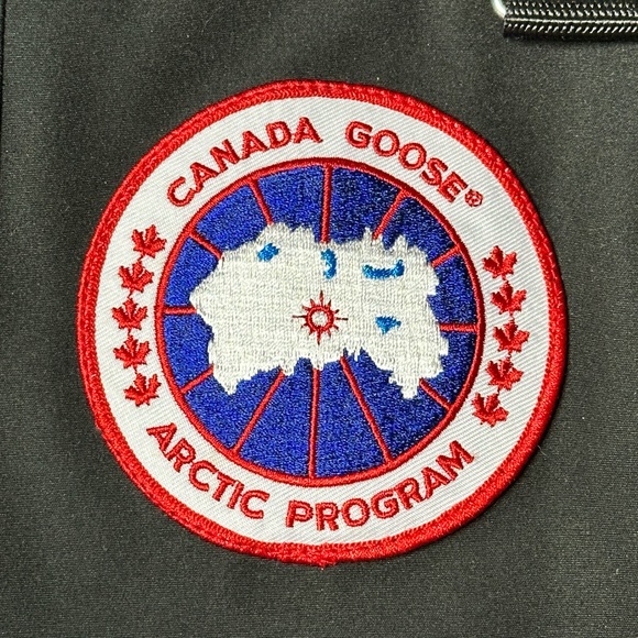 Canada Goose Macculloch Winter Down Parka Coyote Fur $1399 Large - Picture 10 of 16